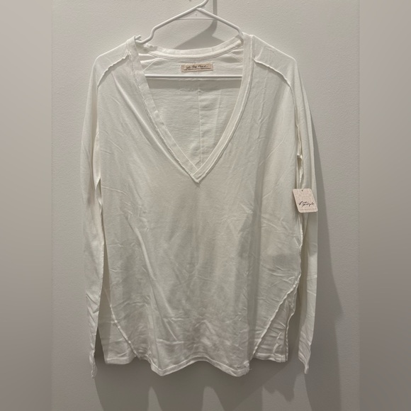We The Free White V-Neck Long Sleeve Top - Picture 1 of 2
